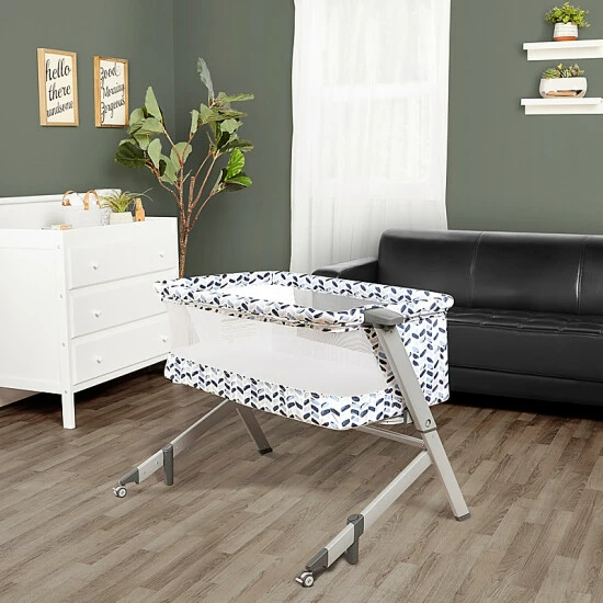 Hot Sale π₯° Dream On Me Flora Bassinet Floral π - Image 4